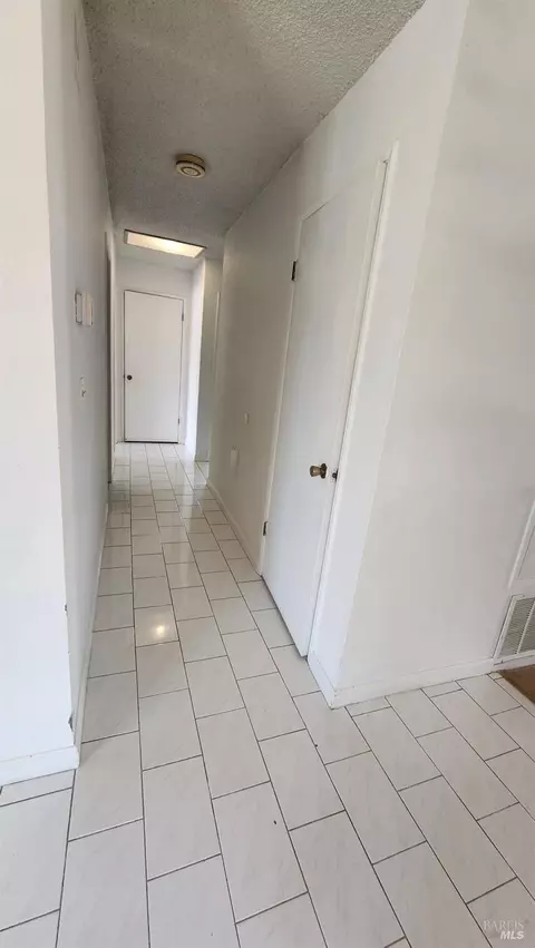 Entry Way - 1777 Enterprise Dr, Fairfield, CA 94533 photo 4 of 4