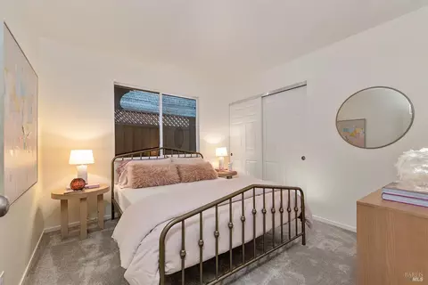 Bedroom - 542 Cockspur Ct, Windsor, CA 95492 photo 2 of 4