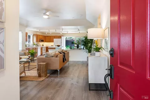 Entry Way - 542 Cockspur Ct, Windsor, CA 95492 photo 1 of 1