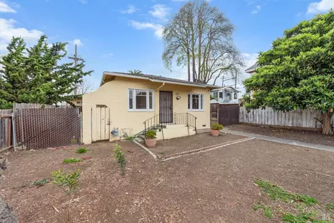 Exterior - 720 Kentucky St, Vallejo, CA 94590 photo 3 of 15