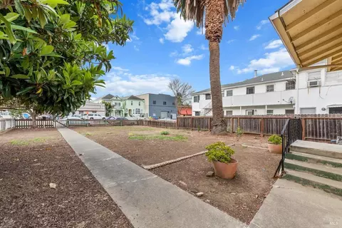 Exterior - 720 Kentucky St, Vallejo, CA 94590 photo 5 of 15