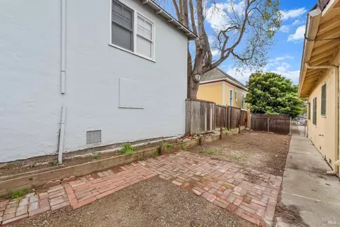 Exterior - 720 Kentucky St, Vallejo, CA 94590 photo 7 of 15