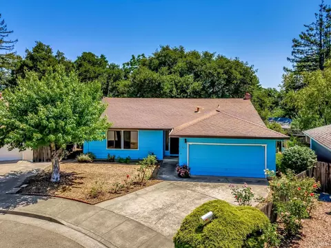 271 Hermosa Ct, Sebastopol, CA 95472