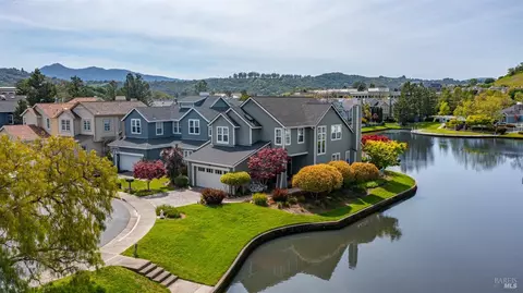 22 Edgewater Ct, San Rafael, CA 94903