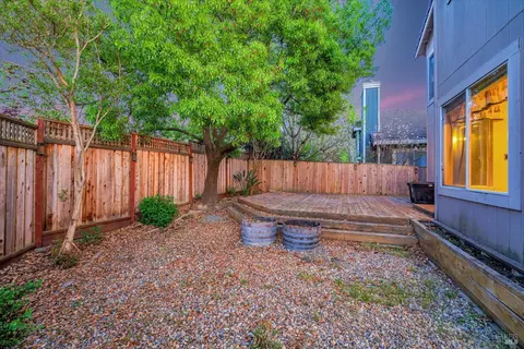 Exterior - 8488 Shadetree Dr, Windsor, CA 95492 photo 5 of 6