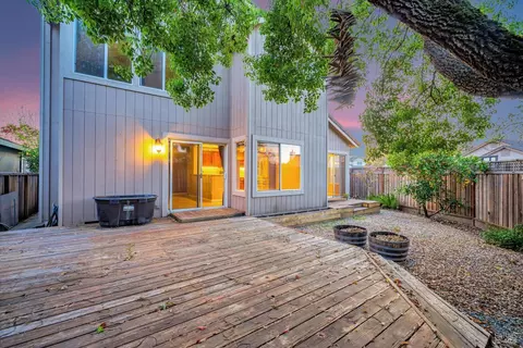 Exterior - 8488 Shadetree Dr, Windsor, CA 95492 photo 3 of 6
