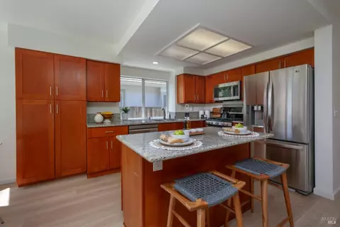 Kitchen - 536 Smoketree St, Windsor, CA 95492 photo 2 of 5
