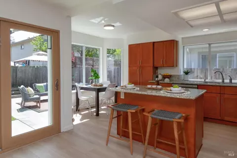 Kitchen - 536 Smoketree St, Windsor, CA 95492 photo 5 of 5
