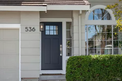 Exterior - 536 Smoketree St, Windsor, CA 95492 photo 4 of 9