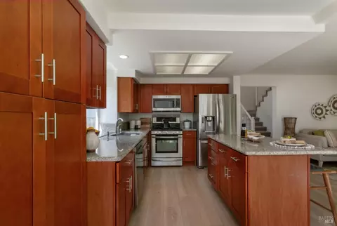 Kitchen - 536 Smoketree St, Windsor, CA 95492 photo 4 of 5