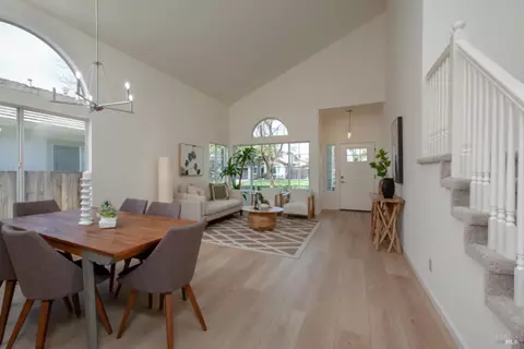 Dining - 536 Smoketree St, Windsor, CA 95492 photo 5 of 8