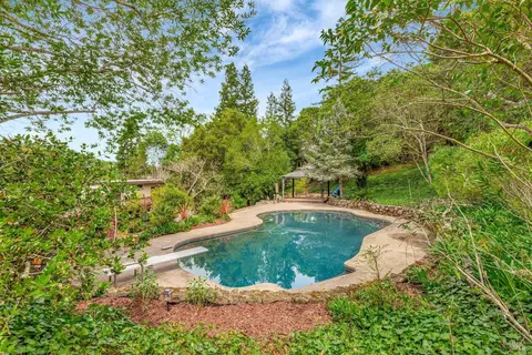 19 Harding Dr, Novato, CA 94947