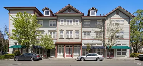 125 Johnson St, Windsor, CA 95492