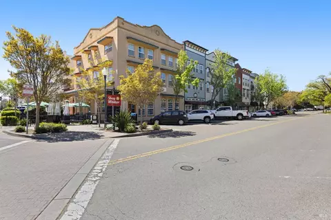 View/Area - 125 Johnson St, Windsor, CA 95492 photo 1 of 3