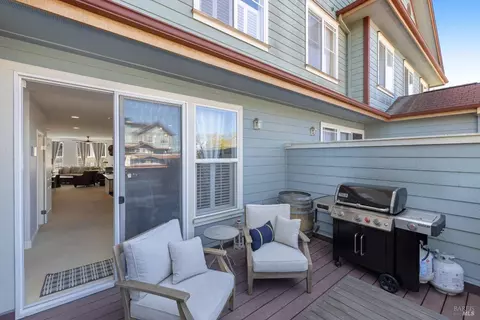 Exterior - 125 Johnson St, Windsor, CA 95492 photo 4 of 6