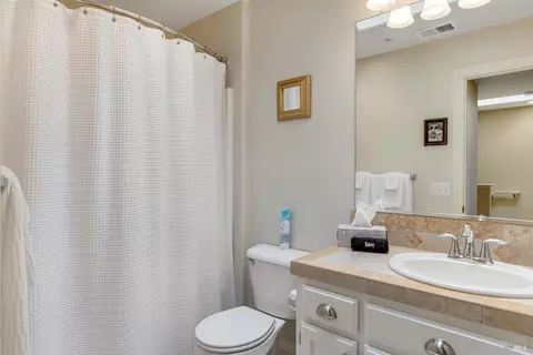 Bath - 125 Johnson St, Windsor, CA 95492 photo 1 of 3