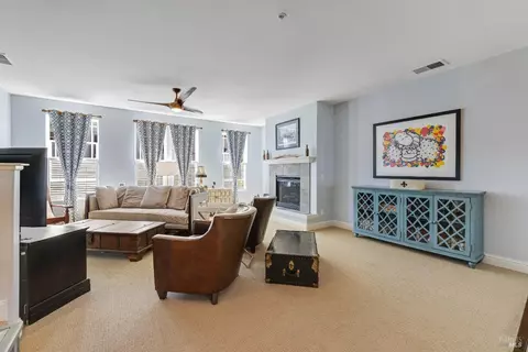 Living - 125 Johnson St, Windsor, CA 95492 photo 1 of 4
