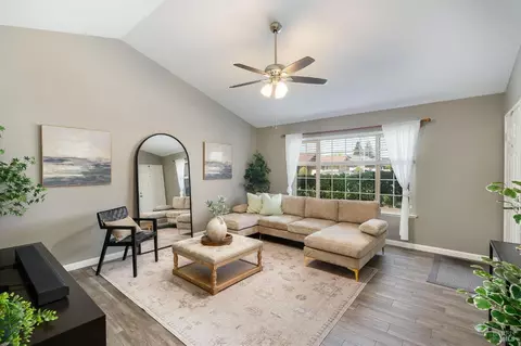 518 Bella Vista Dr, Suisun City, CA 94585