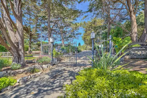 25910 Rio Vista Dr, Carmel, CA 93923