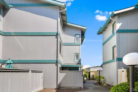 129 West St, Vacaville, CA 95688 photo 2