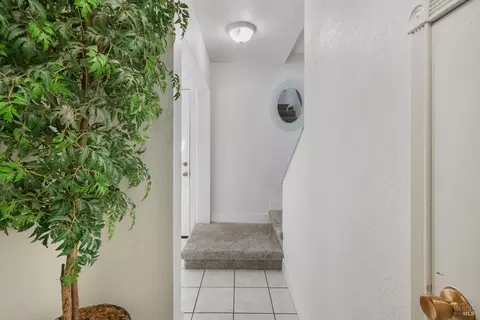 129 West St, Vacaville, CA 95688 photo 4