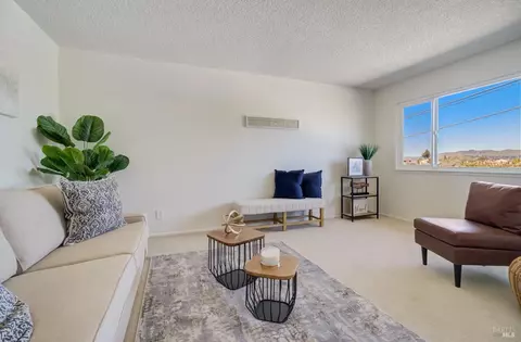 Living - 721 Porter St, Vallejo, CA 94591 photo 2 of 9