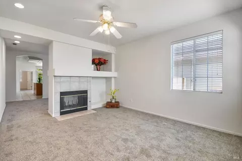 Living - 326 Bartlett Ln, Vacaville, CA 95687 photo 1 of 3