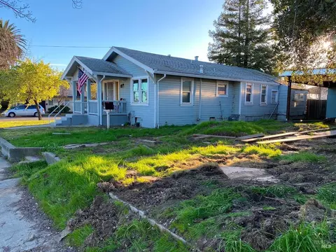 Exterior - 501 Taylor St, Fairfield, CA 94533 photo 3 of 10