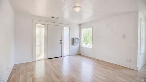 Living - 501 Taylor St, Fairfield, CA 94533 photo 3 of 6
