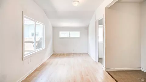 Living - 501 Taylor St, Fairfield, CA 94533 photo 6 of 6