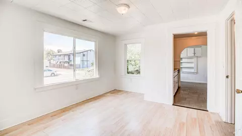 Living - 501 Taylor St, Fairfield, CA 94533 photo 4 of 6