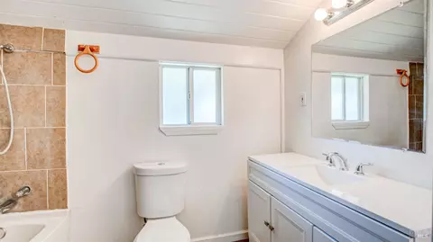 Bath - 501 Taylor St, Fairfield, CA 94533 photo 5 of 6