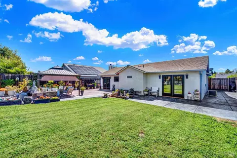 Exterior - 1114 Ruby Dr, Vacaville, CA 95687 photo 19 of 24