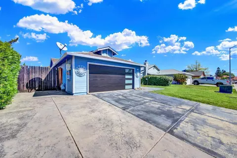Exterior - 1114 Ruby Dr, Vacaville, CA 95687 photo 2 of 24