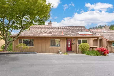 4 Oak Forest Ln, Santa Rosa, CA 95409