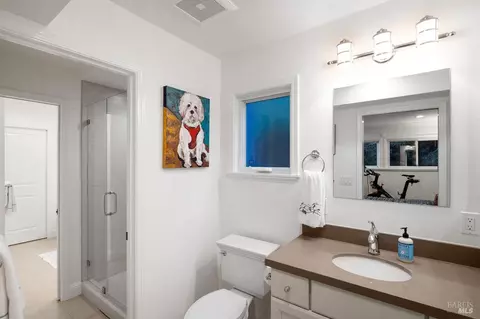 Bath - 21 Crescent Ave, Sausalito, CA 94965 photo 4 of 4