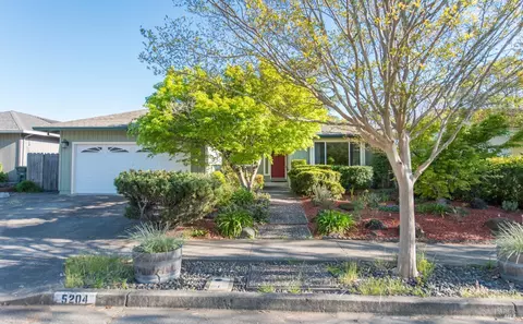 5204 Badger Rd, Santa Rosa, CA 95409