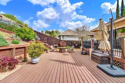 Exterior - 2156 Fieldcrest Ave, Fairfield, CA 94534 photo 10 of 18
