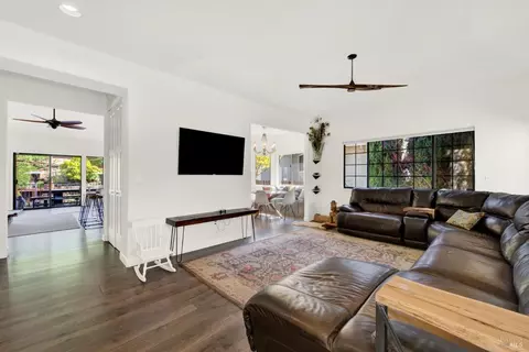 Living - 2156 Fieldcrest Ave, Fairfield, CA 94534 photo 2 of 7