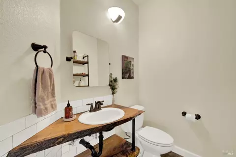 Bath - 2156 Fieldcrest Ave, Fairfield, CA 94534 photo 1 of 7