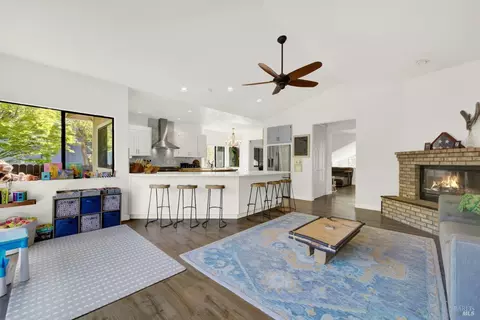 Dining - 2156 Fieldcrest Ave, Fairfield, CA 94534 photo 2 of 2