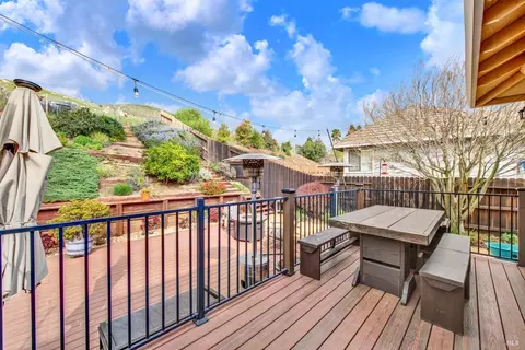 Exterior - 2156 Fieldcrest Ave, Fairfield, CA 94534 photo 12 of 18