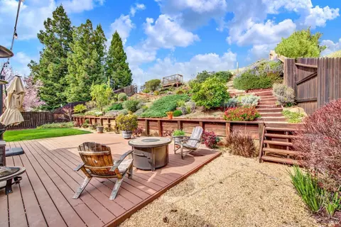 Exterior - 2156 Fieldcrest Ave, Fairfield, CA 94534 photo 9 of 18