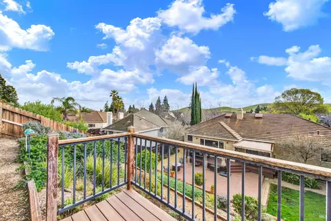 Exterior - 2156 Fieldcrest Ave, Fairfield, CA 94534 photo 16 of 18