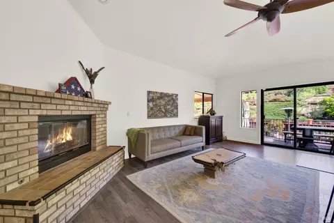 Living - 2156 Fieldcrest Ave, Fairfield, CA 94534 photo 4 of 7