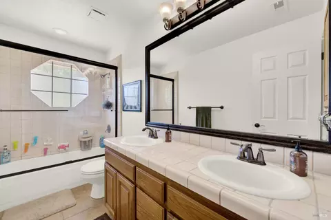 Bath - 2156 Fieldcrest Ave, Fairfield, CA 94534 photo 6 of 7