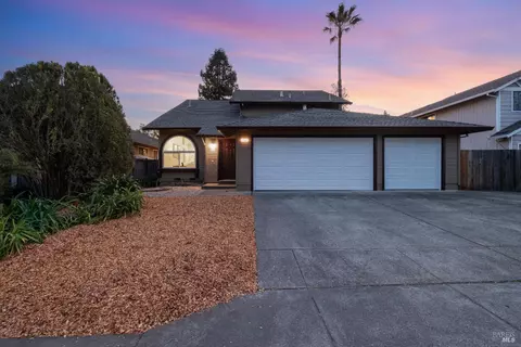 5567 Corbett Cir, Santa Rosa, CA 95403