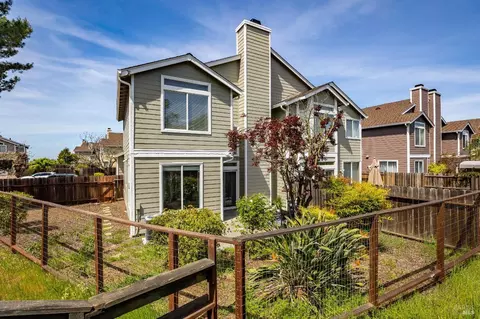 Exterior - 94 Del Sur St, Vallejo, CA 94591 photo 8 of 9