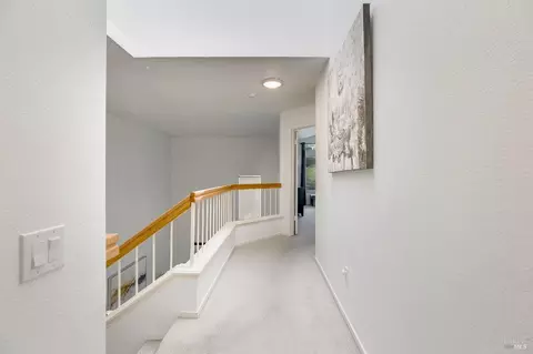 Entry Way - 94 Del Sur St, Vallejo, CA 94591 photo 4 of 4
