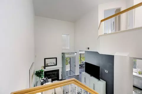 Living - 94 Del Sur St, Vallejo, CA 94591 photo 5 of 5